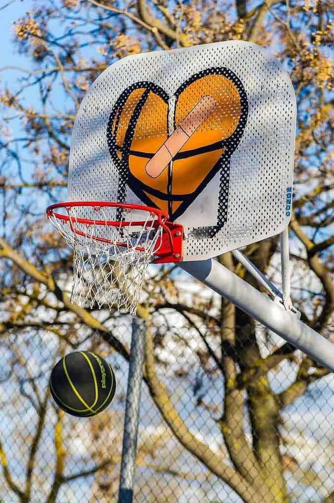We collaborate in the court of the charitable Association ”BASKETBALL IS LIFE”.
